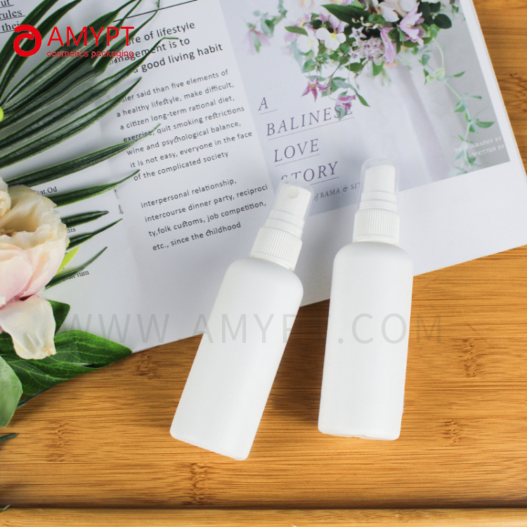 100ml White Color Cosmetic Bottle with Spray Pump