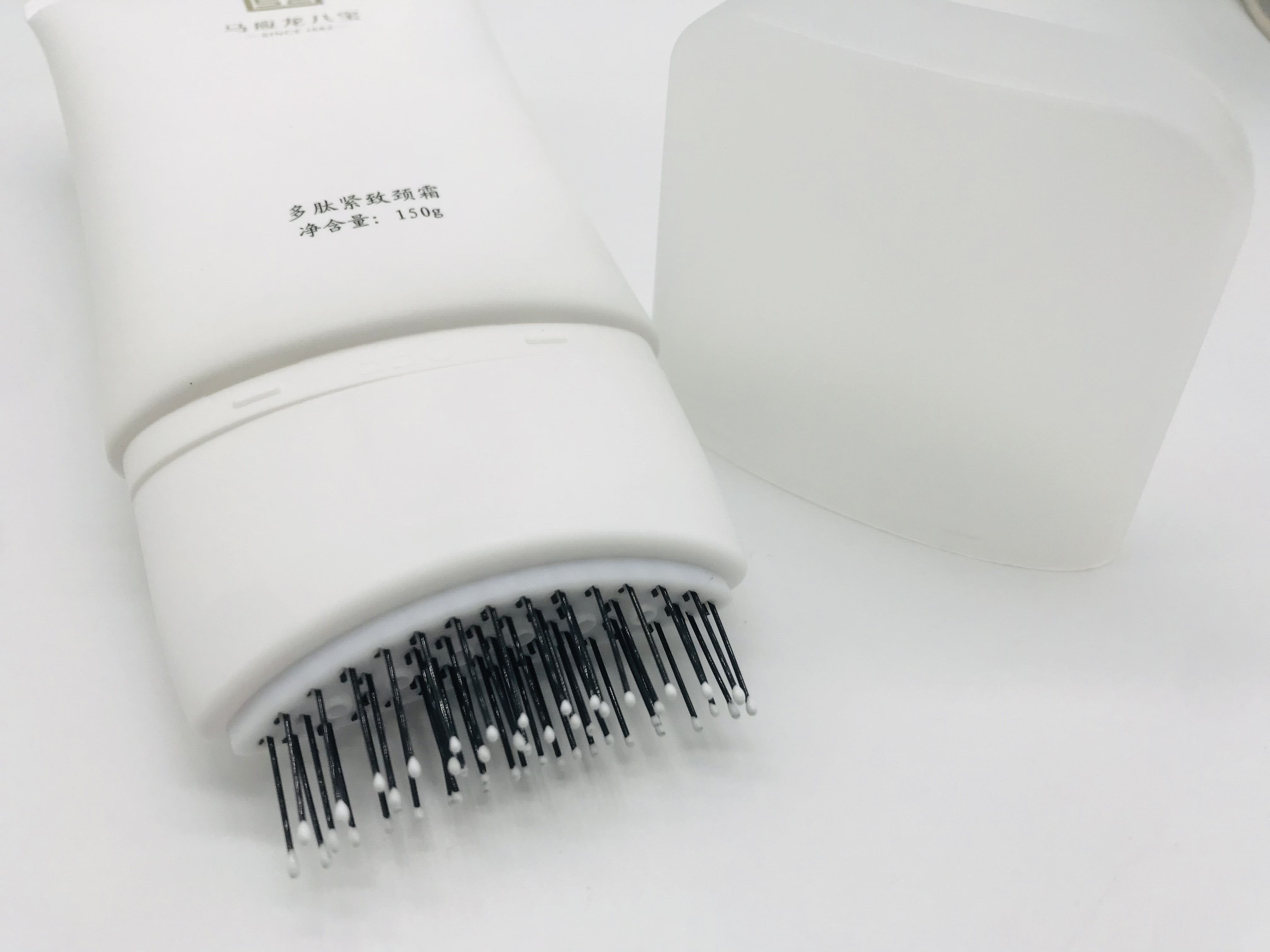 Squeeze Neck Cream Plastic Tube with Comb Head